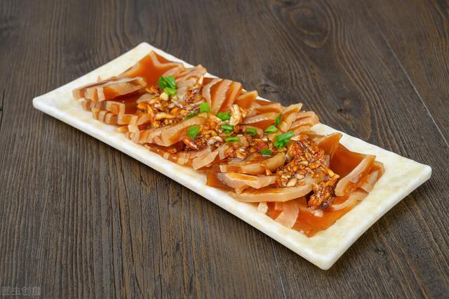 年夜饭这道菜不能少，也荤也素，筋道弹牙，晶莹透亮好看还好吃