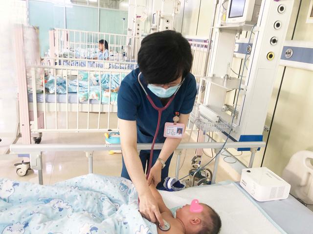 患儿|10月龄女婴咳嗽不止，急救后医生竟在气管内取出一颗黄豆