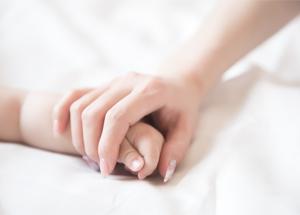 「超级宝妈」爸爸姓“秦”，给儿子取一名，妈妈当场发怒：过来，保证不打死你