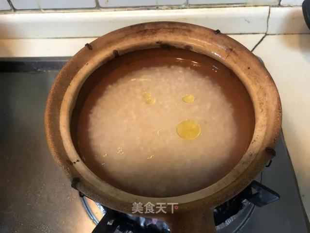 天冷了，自制一份香喷喷的煲仔饭！有菜有肉，越嚼越香