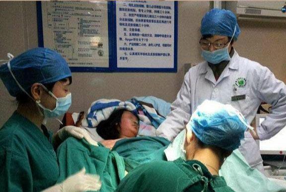 粉红夏季|“我生孩子不能有人围观”，孕妈的产前要求，让医生愣了一下