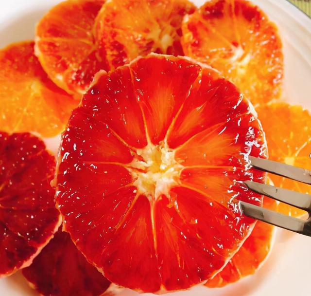 寒冷的冬季，有哪些水果是值得一吃的？这些水果物美价廉值得一试