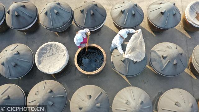 浙江湖州：传统酿醋 香飘海外