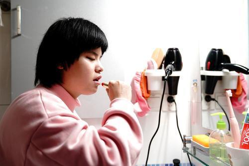 公司|求职遭婉拒，上海90后视障女孩自主创业，成多平台有声书主播