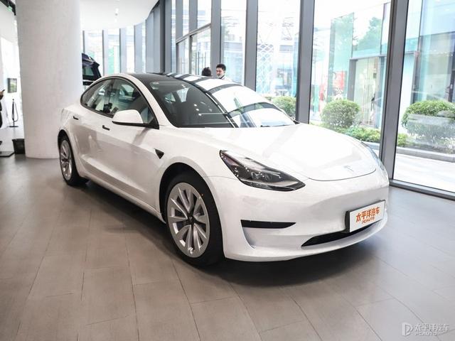 新款国产特斯拉Model 3正式交付 外观/内饰全面优化