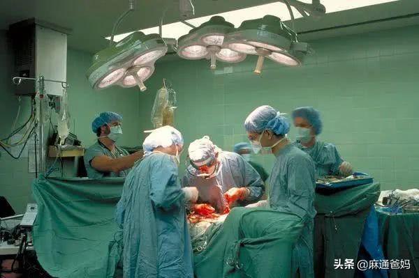 「你的育儿经」亲自经历剖腹产历程,每一步都惊心动魄,男人必须要看