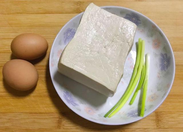 爱吃豆腐的朋友不要错过，教你鲜香可口的炖三鲜豆腐，营养又美味