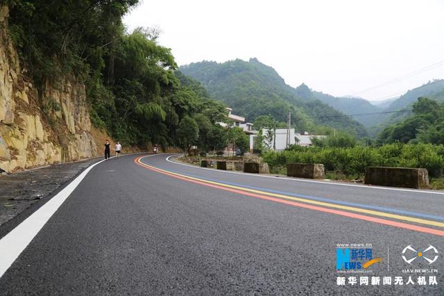 新华社:美丽道路 美丽经济