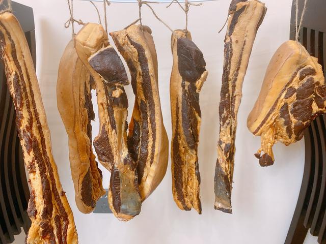 没有地方熏腊肉，试试酱油肉，2步就完成，色泽红亮比腊肉还好吃