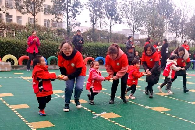 富源：十八连山镇乐晔佳幼儿园举行第三届冬季亲子运动会