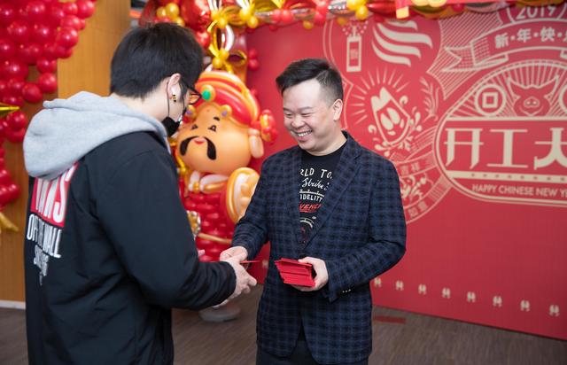 游族林奇一事，互联网成了高危行业，网友却拍手叫好