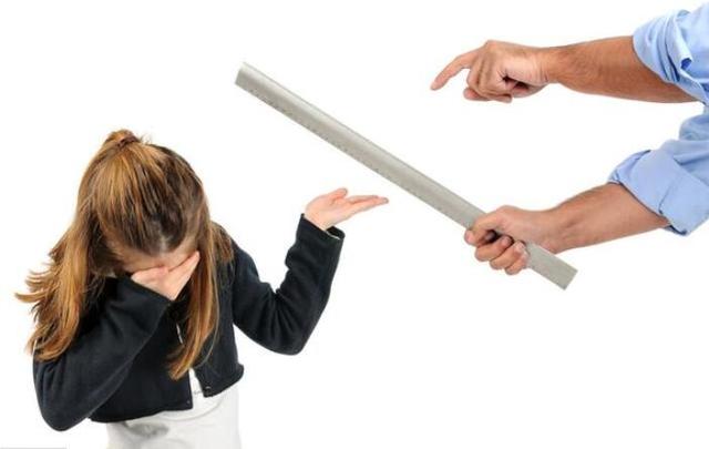 【超级宝妈】国外陆续上网课后,藤条都被卖断货,“棍棒教育”真的好用吗?