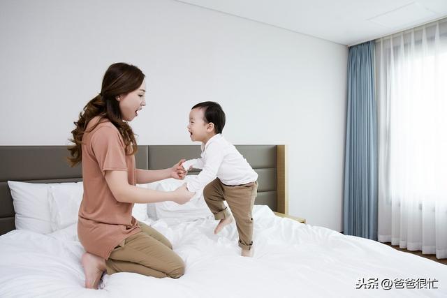 『超级宝妈』宝宝学会跳跃运动的3大好处，要让孩子更聪明，请家长做好这3点