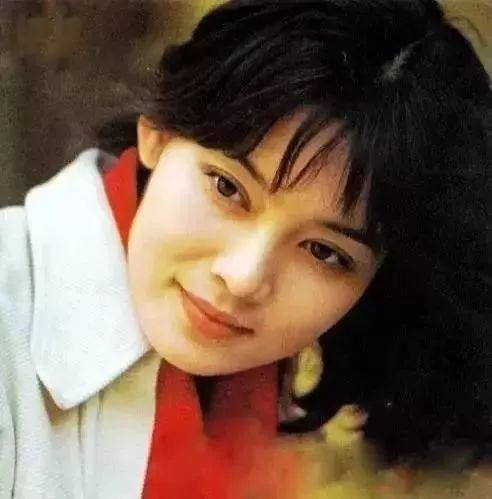 拱白菜的小猪|70岁老戏骨王馥荔，儿子竟是我们熟悉的他，多次与杨幂合作被捧红