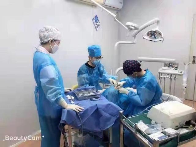 种植|种牙手术很“可怕”？老年人不适合做？听听专家怎么说
