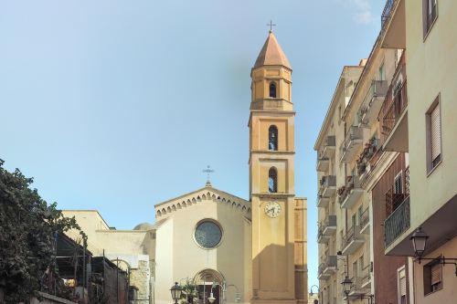 「山楂味的诗」三个不许女性进入的地方：第二个极为严格，连雌性的动物都不准进