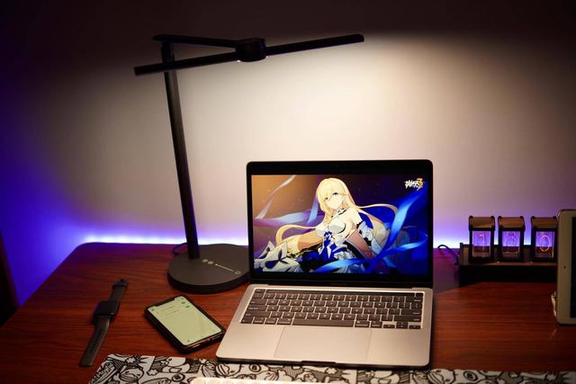 用光照亮书桌，让努力践行梦想，几光智能护眼台灯体验评测