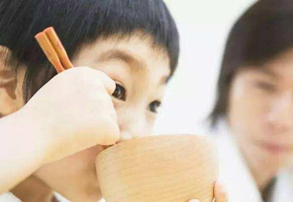 [你的育儿经]要想孩子牙齿好，四件小事每天坚持做，孩子口腔健康身体棒