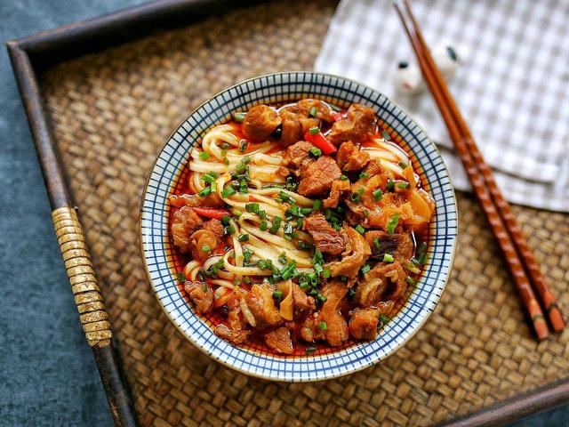 冬天不要只吃猪肉啦，学会这样烹饪牛肉，爽口美味又营养丰富