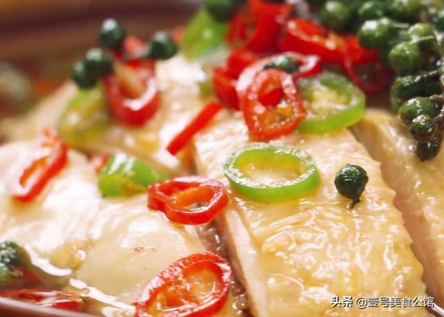 居家分享藤椒鸡的简单做法，鲜辣味美，肉嫩多汁，解馋的家常美食