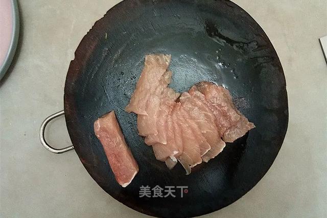 菌菇豆腐肉片汤：口感清淡鲜美，老少皆宜