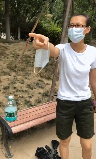 你的育儿经|孩子爸冲进课室打老师，网友：若被老师打的是我女儿，我也会反打