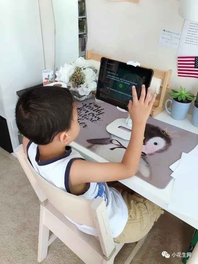 孩子|三个妈妈给娃精心布置“书桌区”，好多“鸡娃小心机”