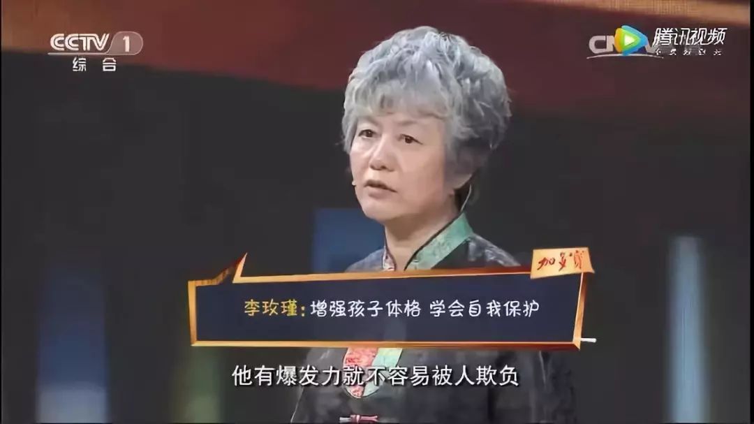 「暖先生格调」“给我打回去!” 3岁儿子被小朋友踢头,妈妈的举动引起无数人争论!