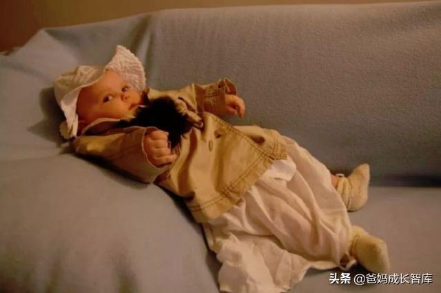 「你的育儿经」这位妈妈把孩子拍进亿元名画里,这才是最厉害的晒娃方式