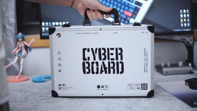 从“屏占比”最高的键盘CyberBoard，聊聊这几年的外设