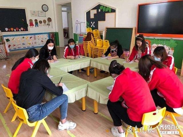 你的育儿经▲蓝天幼儿园开展游戏点亮快乐童年游戏月活动