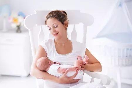 你的育儿经：孩子及时断奶很重要，如何才能顺利断奶呢？妈妈要注意这3个方面