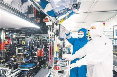 保险|金融发力支持实体经济 去年新增制造业贷款超前5年总和