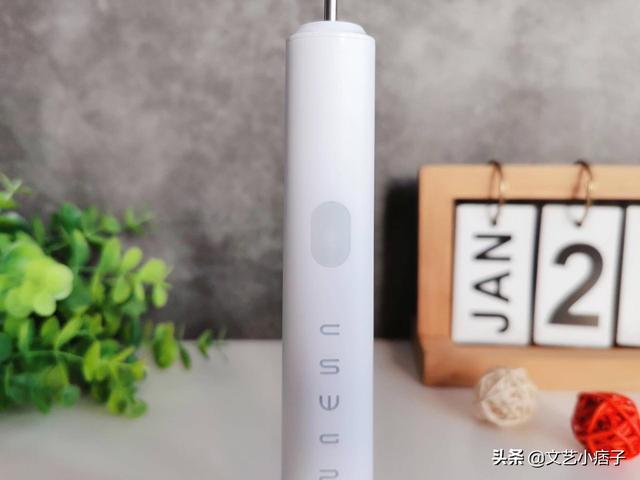 南卡Shiny电动牙刷，开启洁牙新时代