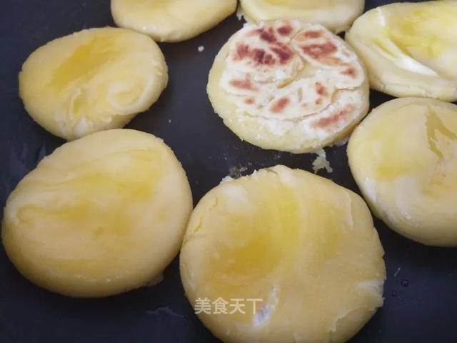 简易糖酥饼：酥到掉渣，老人小孩都爱吃