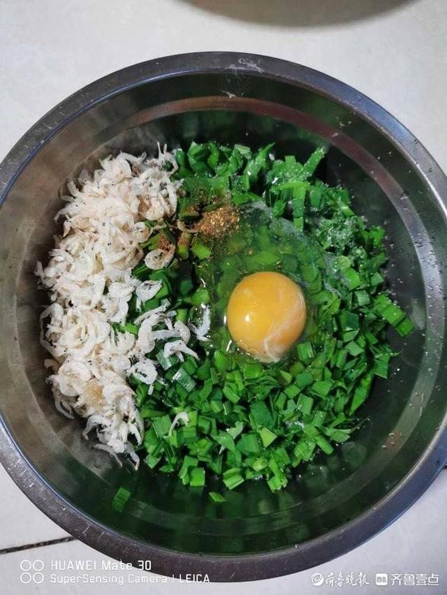 情报站｜油料葱花鸡蛋黄，一炉一鏊出锅香！韭菜鸡蛋饼回味无穷