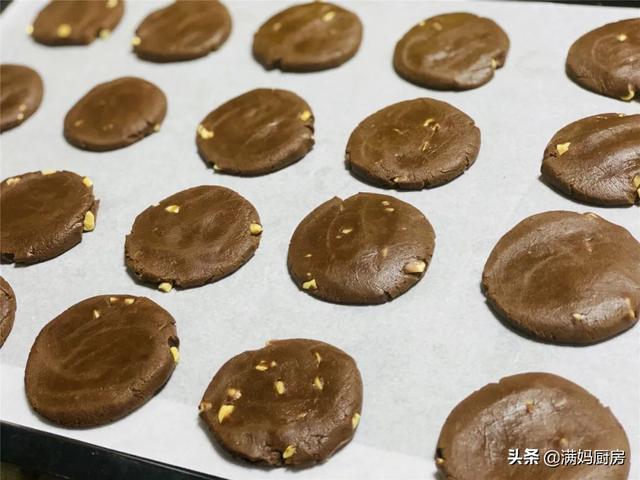 超级宝妈@酥脆美味，超解馋的饼干，打开烤箱，整个房间都能闻到诱人的香气