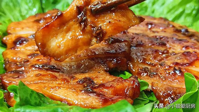 教你香煎鸡胸肉的做法，肉质软嫩不发柴，比买的鸡排好吃，真香