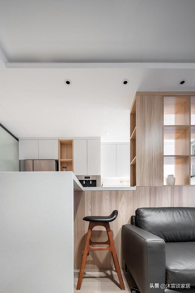 干净清爽，这样的家看着才舒服，像她家这样装，美观实用两不误