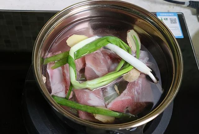 酱香牛排骨正宗做法，软嫩多汁，好吃到吮骨头，过年待客有面子