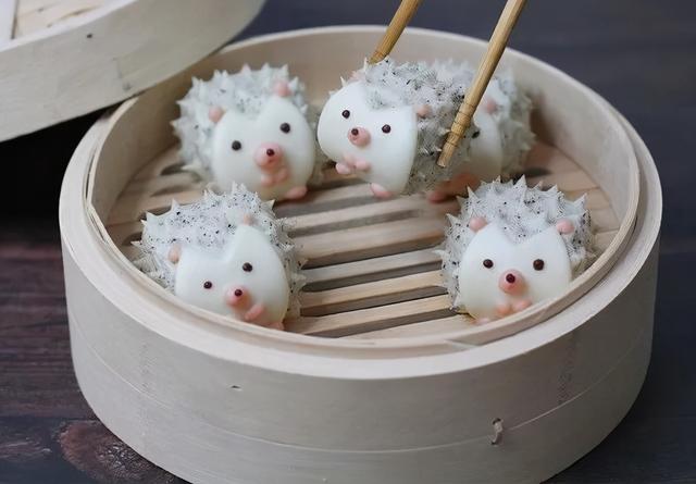 馒头变着花样做，松软可口，好吃又养胃，孩子吃得不亦乐乎