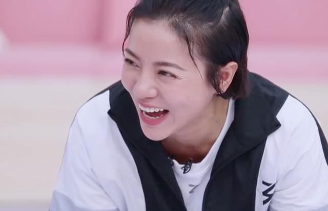 初凉|《乘风破浪》第二期：张雨绮再现“耿直”做派，吴昕两次暖心救场