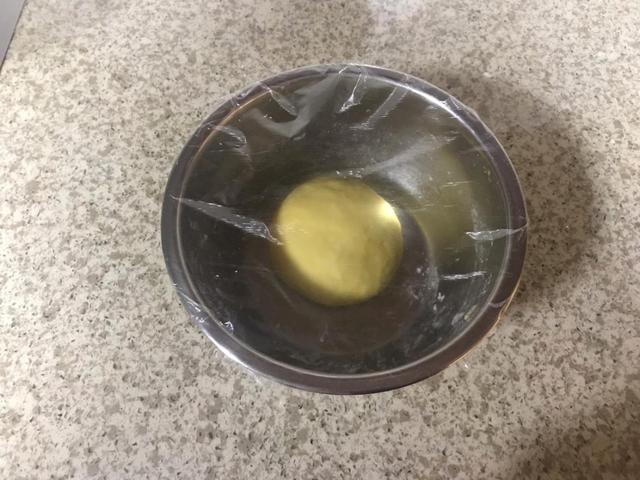 分享迷你小油条的做法，香酥可口，老少皆宜，做法超简单，一起学