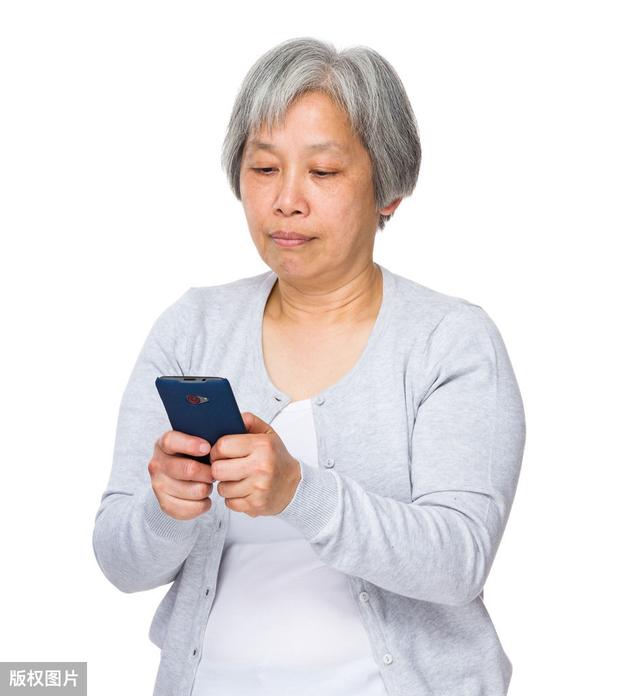 妈妈的手机里藏着我们无法回去的过去