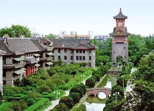 暖先生格调▲看完这些最美大学，我决定今晚再多学1小时！