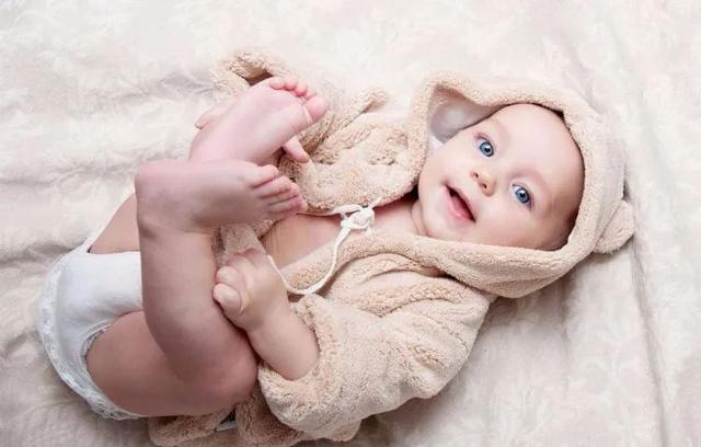 天冷了，宝宝穿衣大有讲究，这样穿不感冒不发烧