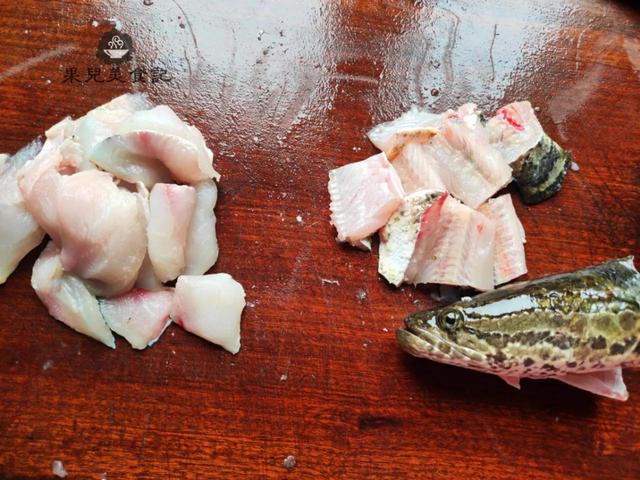 爆炒鱼片，不要直接下锅炒，教你正确做法，鱼片滑嫩鲜香又完整