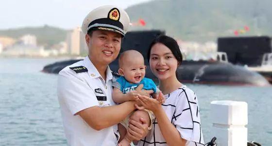 有点甜儿|小海娃的话，戳中了海军爸爸的泪点
