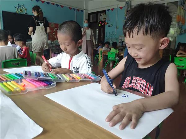 齐鲁东营资讯|亲亲宝贝欢迎“回家”——广饶街道中心幼儿园的开园第一天