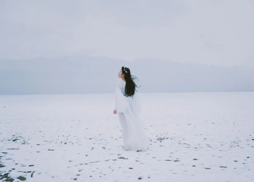 White Yan Song: Happiness Begins with ‘Quiet’